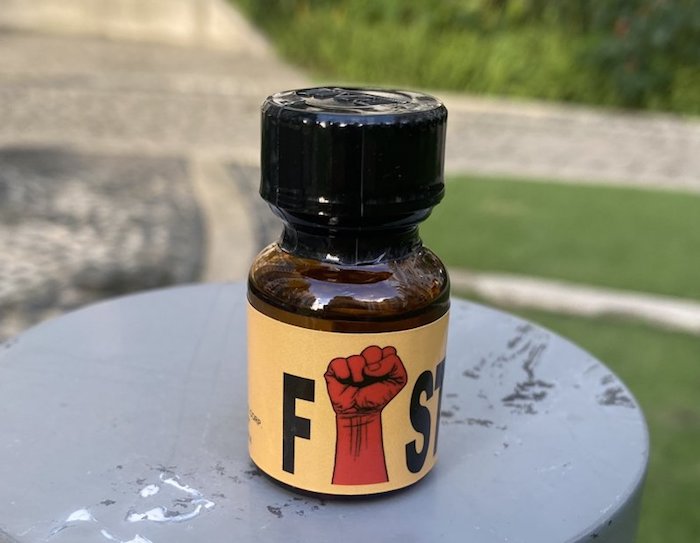 Popper Fist vàng 10ml Mỹ kích thích khoái cảm mới mẻ