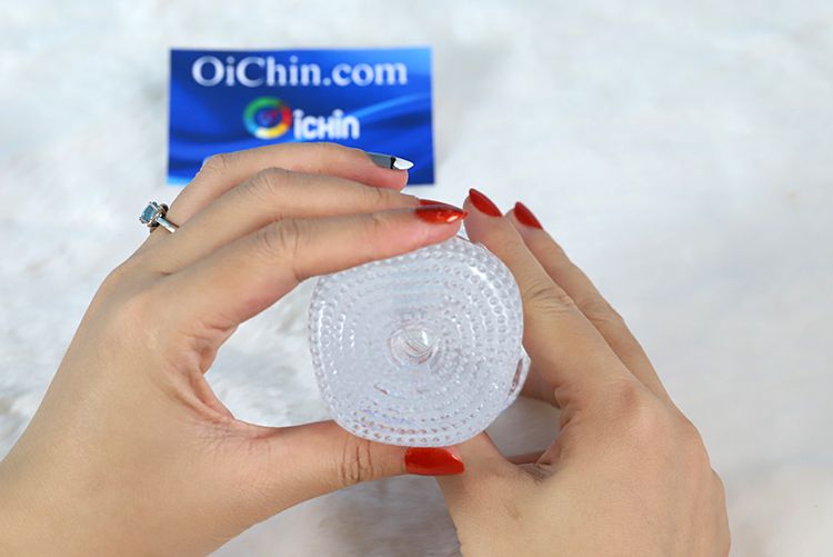 Cốc thủ dâm trong suốt nhỏ gọn nhưng đàn hồi cực tốt