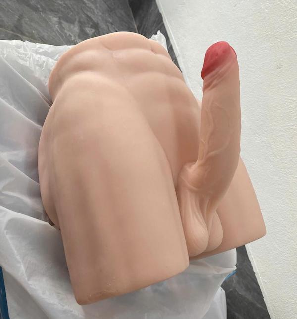 Mông Giả Nam Kèm Dương Vật Mềm Mại Uốn Cong Được