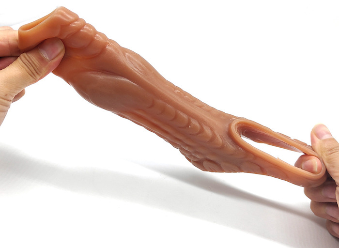 Bao cao su đôn dên quái thú vảy rồng FRRK vân nổi hở đầu có quai đeo bìu