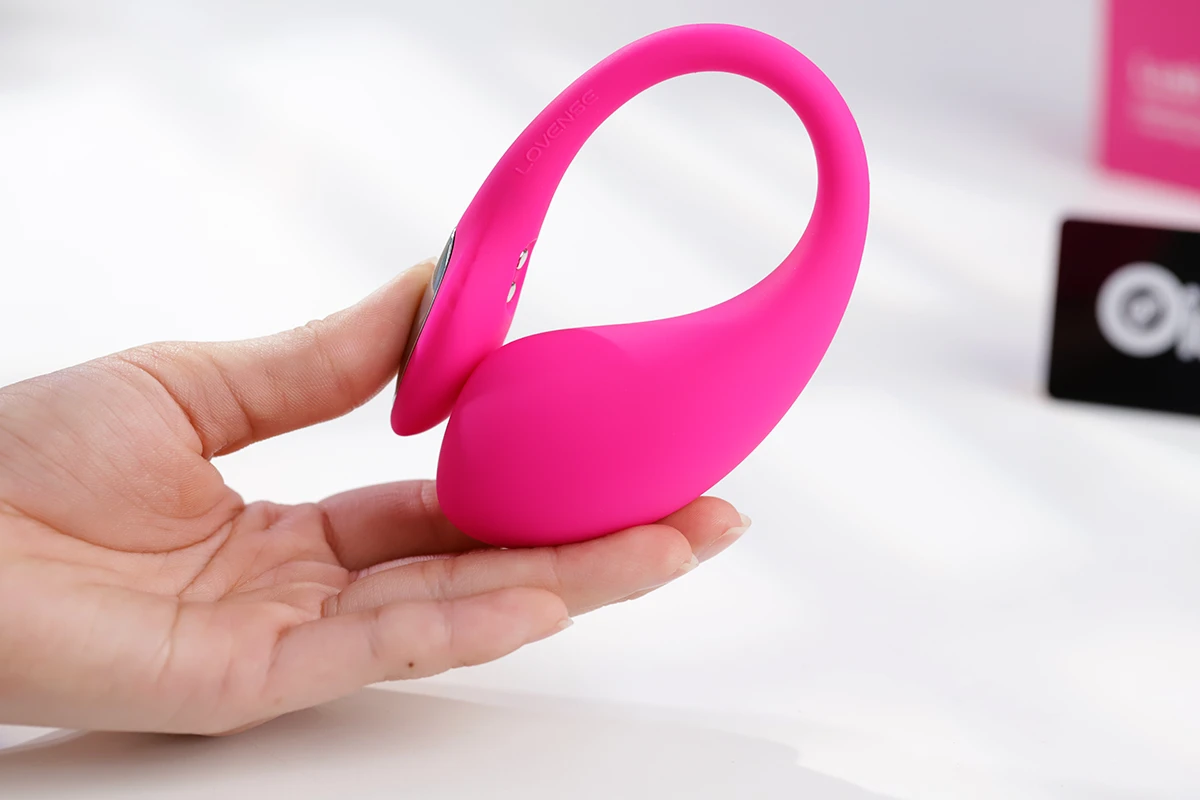 Lovense Lush 4 trứng rung không dây điều khiển app hiện đại